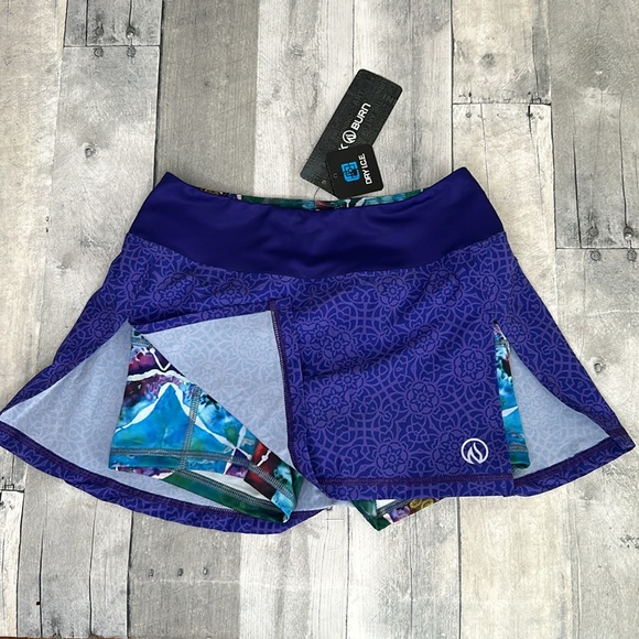 INK n BURN VIOLET MANDALA Technical Fabric Sports Skirt  Size 2 - Picture 8 of 12